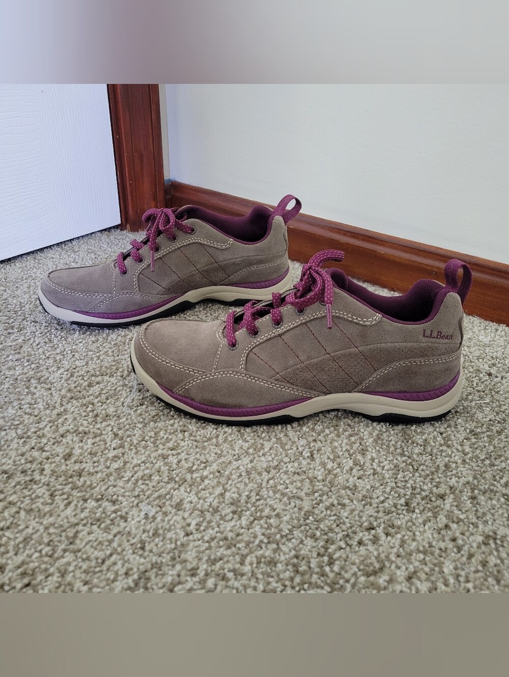 L.L. Bean Women's BeanSport Casual Sneakers Gray Suede w/ purple, Size 6.5